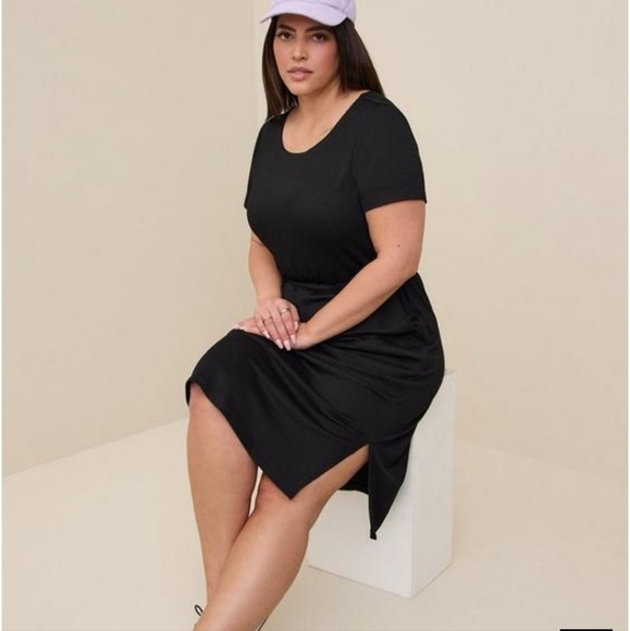 Torrid Black At The Knee Slub Ribbed Elastic Waist Side Slit T-Shirt Dre… - Picture 1 of 16